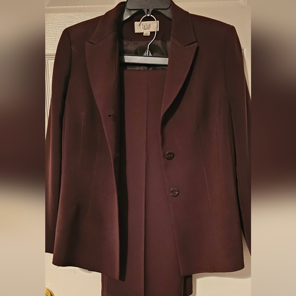Le Suit Dark Brown 2-piece Pant Suit